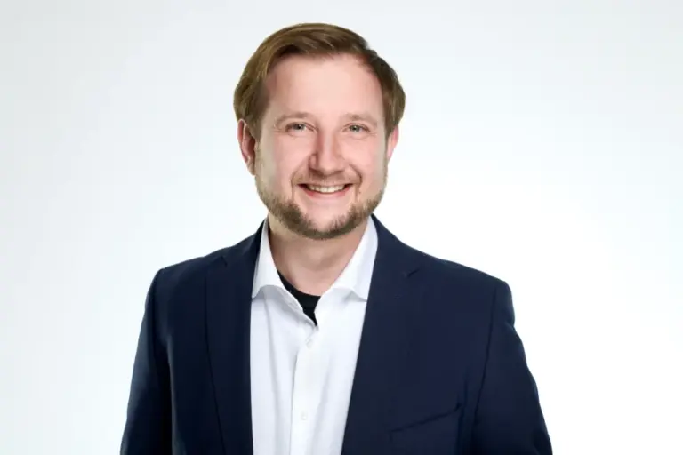 Portrait: Daniel Hoellinger