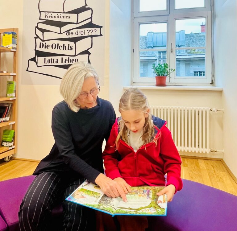 Lesestunde in einer Volksschule